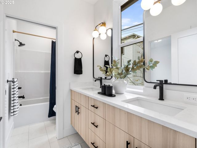 3560 N Haight Ave 6, Portland, OR 97227