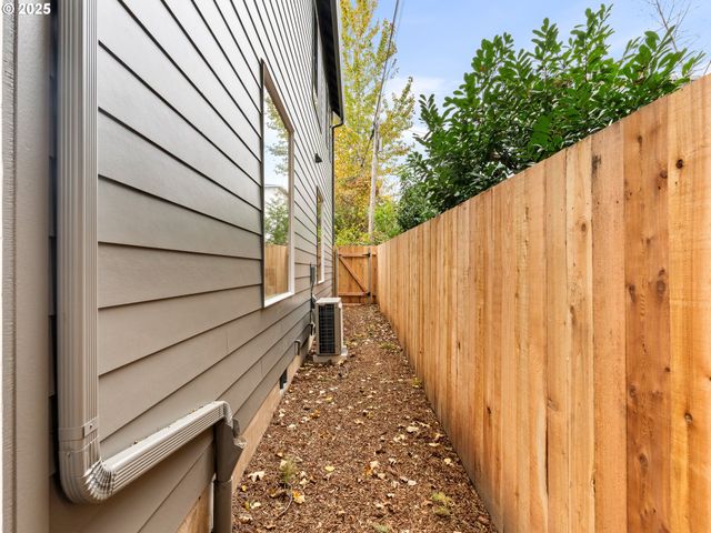 3560 N Haight Ave 6, Portland, OR 97227