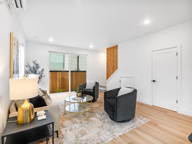 3560 N Haight Ave 6, Portland, OR 97227