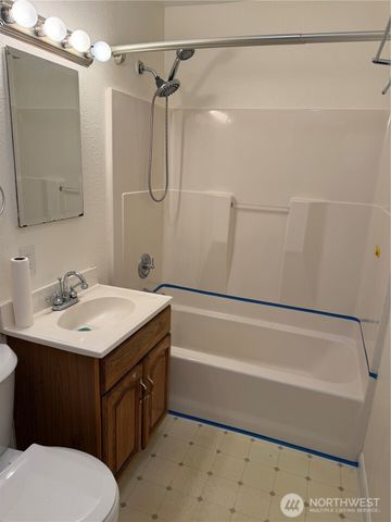 1211 N 1st AVE, Kelso, WA 98626