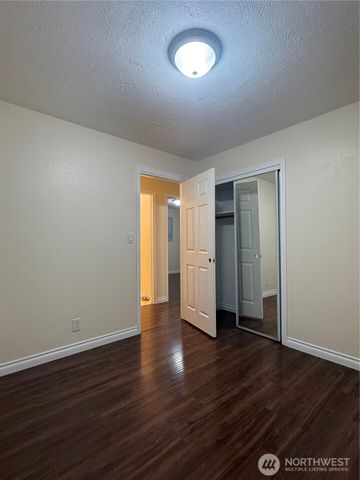 1211 N 1st AVE, Kelso, WA 98626