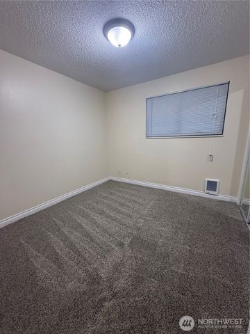 1211 N 1st AVE, Kelso, WA 98626