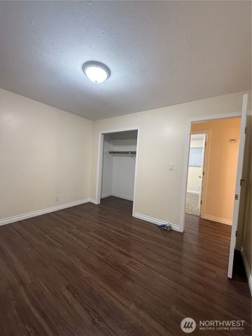 1211 N 1st AVE, Kelso, WA 98626