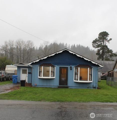 1211 N 1st AVE, Kelso, WA 98626