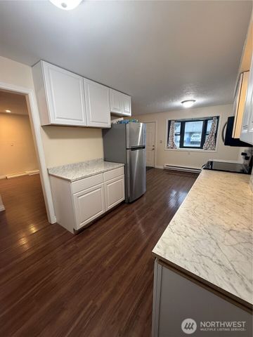 1211 N 1st AVE, Kelso, WA 98626