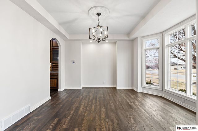 20009 Elkhorn Ridge Drive, Omaha, NE 68022