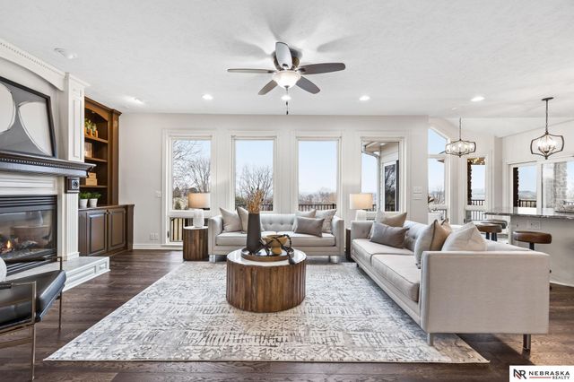 20009 Elkhorn Ridge Drive, Omaha, NE 68022