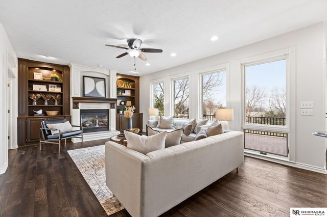 20009 Elkhorn Ridge Drive, Omaha, NE 68022