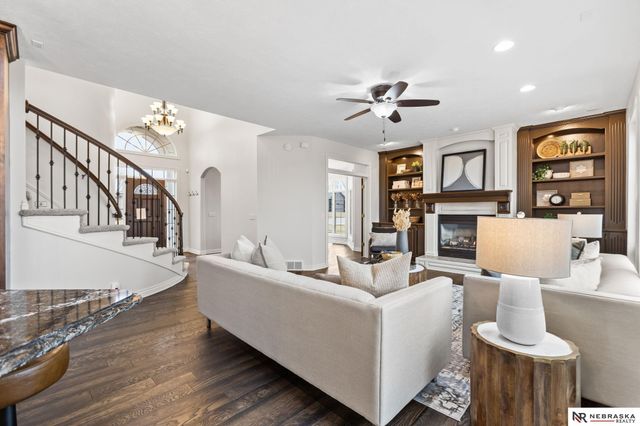 20009 Elkhorn Ridge Drive, Omaha, NE 68022