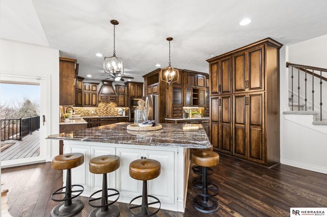 20009 Elkhorn Ridge Drive, Omaha, NE 68022