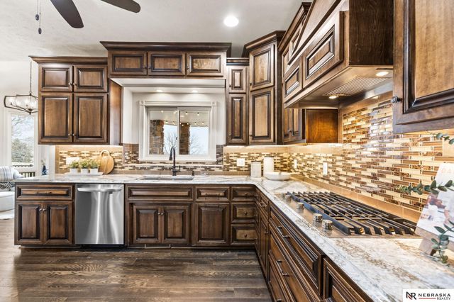 20009 Elkhorn Ridge Drive, Omaha, NE 68022