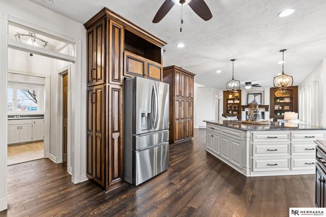 20009 Elkhorn Ridge Drive, Omaha, NE 68022