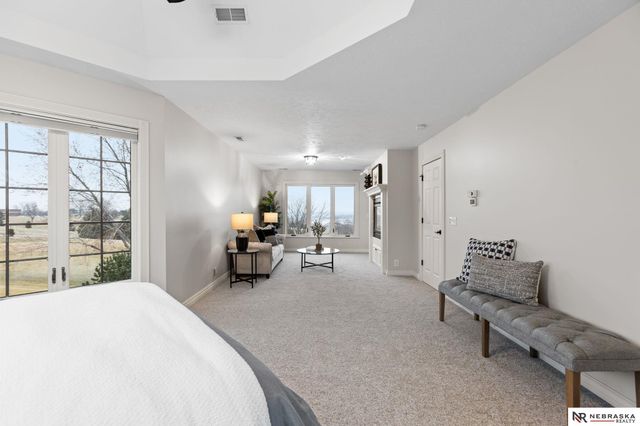 20009 Elkhorn Ridge Drive, Omaha, NE 68022