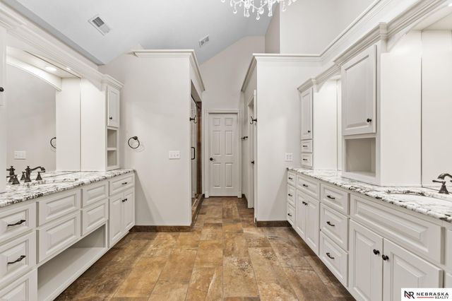 20009 Elkhorn Ridge Drive, Omaha, NE 68022