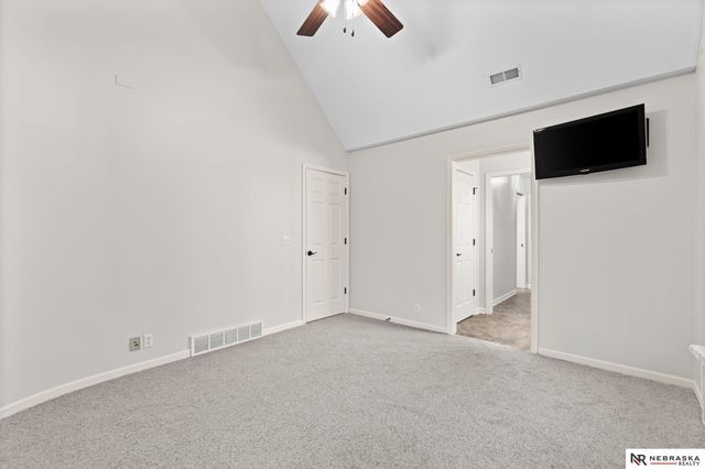 20009 Elkhorn Ridge Drive, Omaha, NE 68022