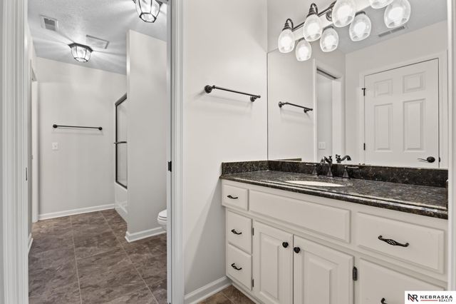 20009 Elkhorn Ridge Drive, Omaha, NE 68022