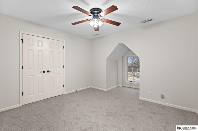 20009 Elkhorn Ridge Drive, Omaha, NE 68022