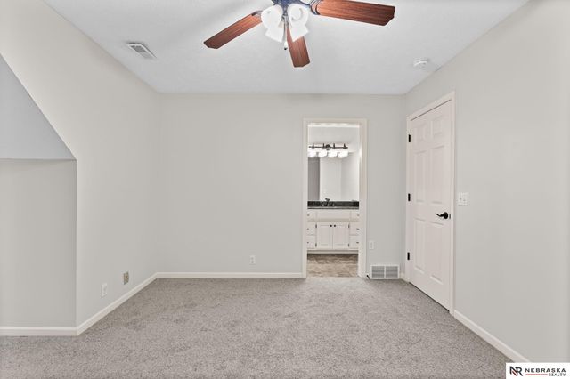 20009 Elkhorn Ridge Drive, Omaha, NE 68022