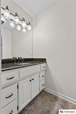 20009 Elkhorn Ridge Drive, Omaha, NE 68022