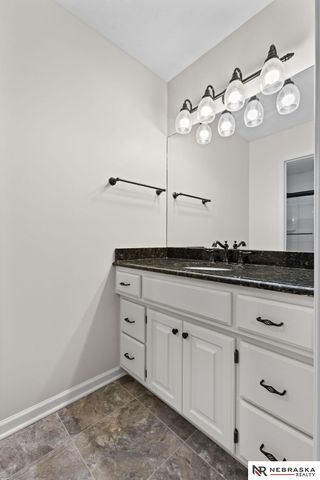 20009 Elkhorn Ridge Drive, Omaha, NE 68022