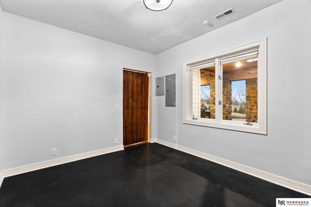 20009 Elkhorn Ridge Drive, Omaha, NE 68022