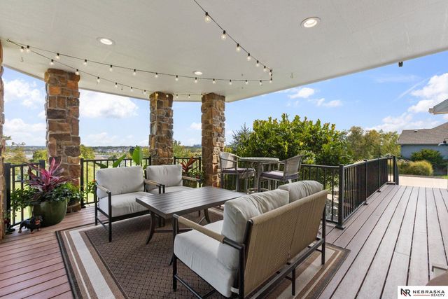 20009 Elkhorn Ridge Drive, Omaha, NE 68022