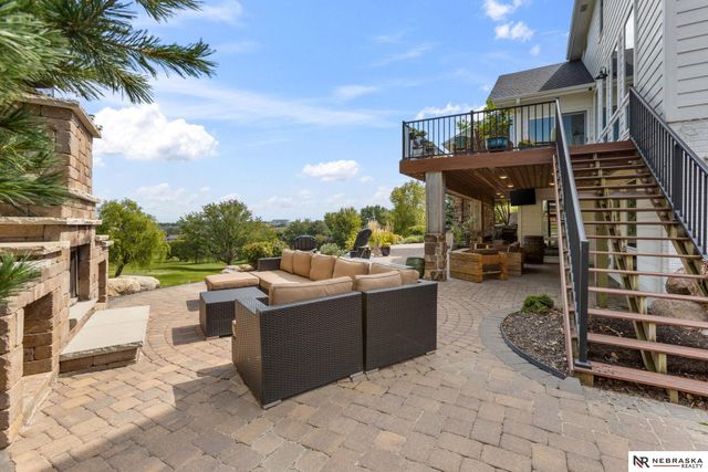 20009 Elkhorn Ridge Drive, Omaha, NE 68022