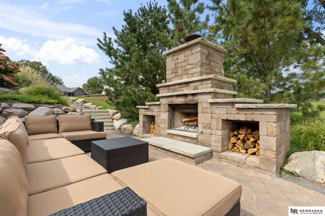 20009 Elkhorn Ridge Drive, Omaha, NE 68022