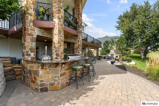 20009 Elkhorn Ridge Drive, Omaha, NE 68022