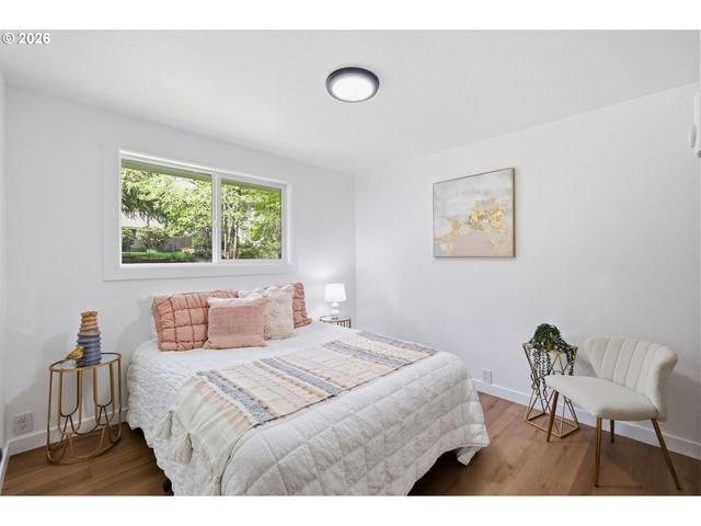 2581 W WINDSOR Cir, Eugene, OR 97405