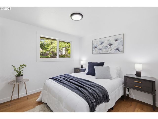 2581 W WINDSOR Cir, Eugene, OR 97405