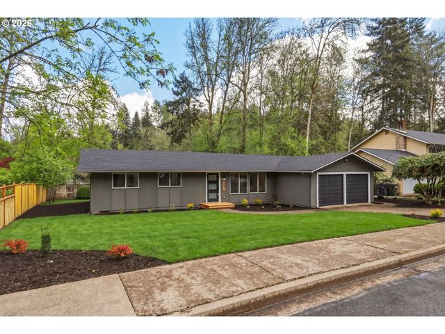 2581 W WINDSOR Cir, Eugene, OR 97405