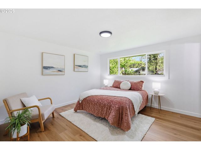 2581 W WINDSOR Cir, Eugene, OR 97405