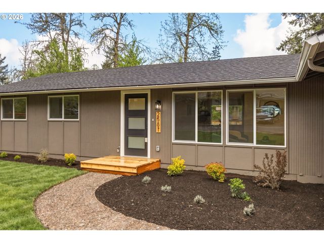 2581 W WINDSOR Cir, Eugene, OR 97405