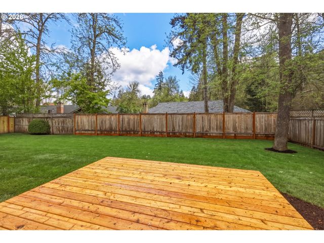 2581 W WINDSOR Cir, Eugene, OR 97405