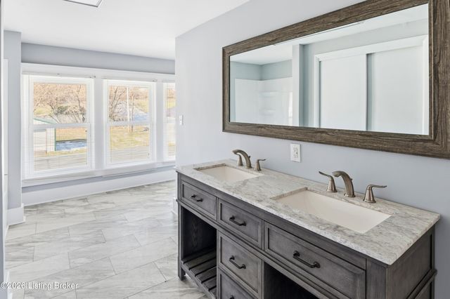 136 Riverside Dr, Bloomfield, KY 40008