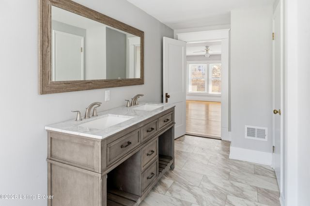 136 Riverside Dr, Bloomfield, KY 40008