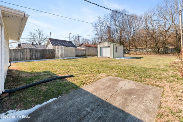 136 Riverside Dr, Bloomfield, KY 40008