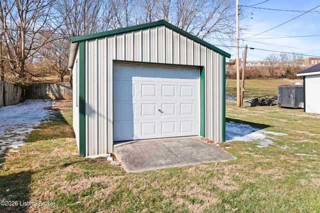 136 Riverside Dr, Bloomfield, KY 40008