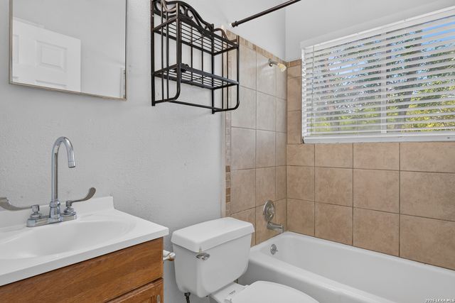 213 AVIATION AVE, Schertz, TX 78154