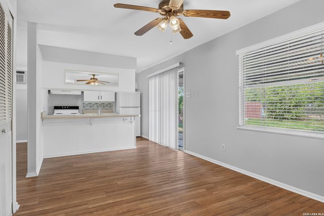 213 AVIATION AVE, Schertz, TX 78154