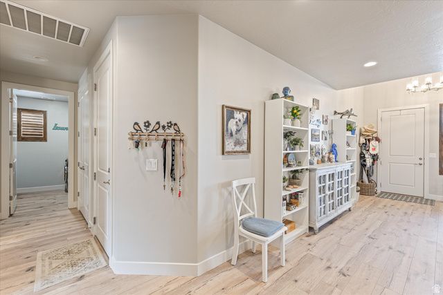 456 S SUBWAY, Hurricane, UT 84737