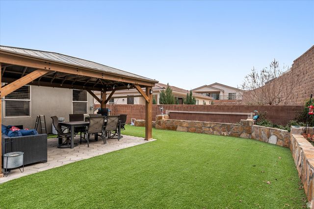 456 S SUBWAY, Hurricane, UT 84737