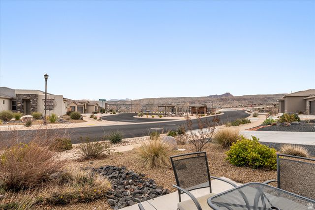 456 S SUBWAY, Hurricane, UT 84737