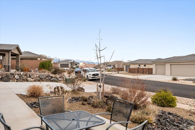 456 S SUBWAY, Hurricane, UT 84737