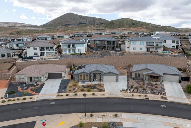 456 S SUBWAY, Hurricane, UT 84737