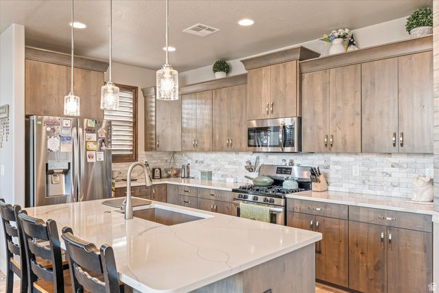 456 S SUBWAY, Hurricane, UT 84737