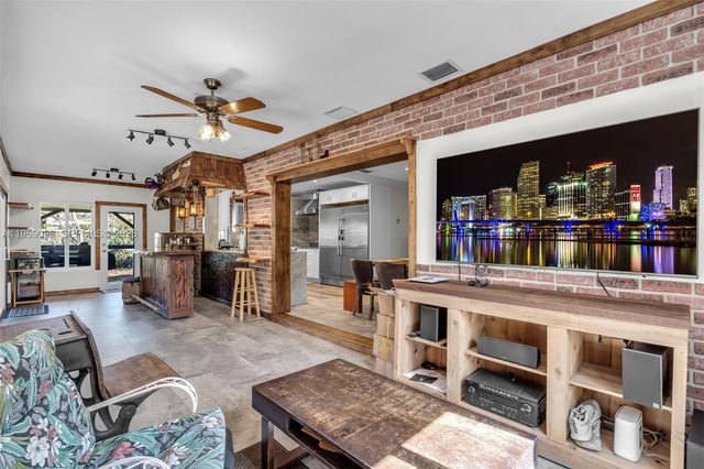 1508 N 74th Ter, Hollywood, FL 33024