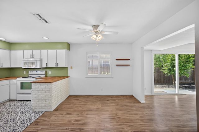 5200 Virginia Way, Sacramento, CA 95822