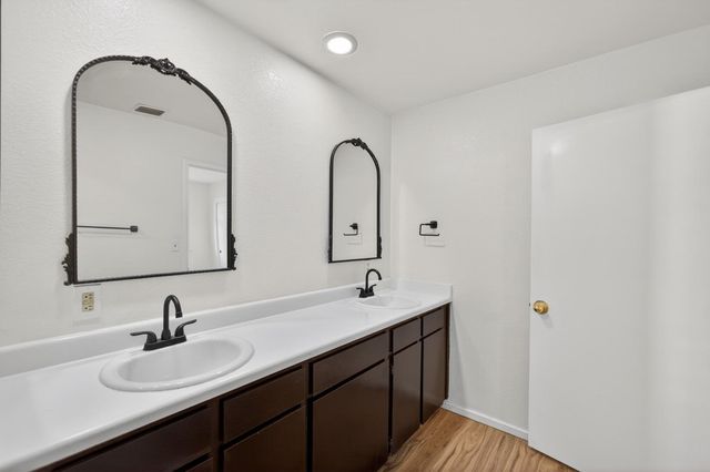 5200 Virginia Way, Sacramento, CA 95822